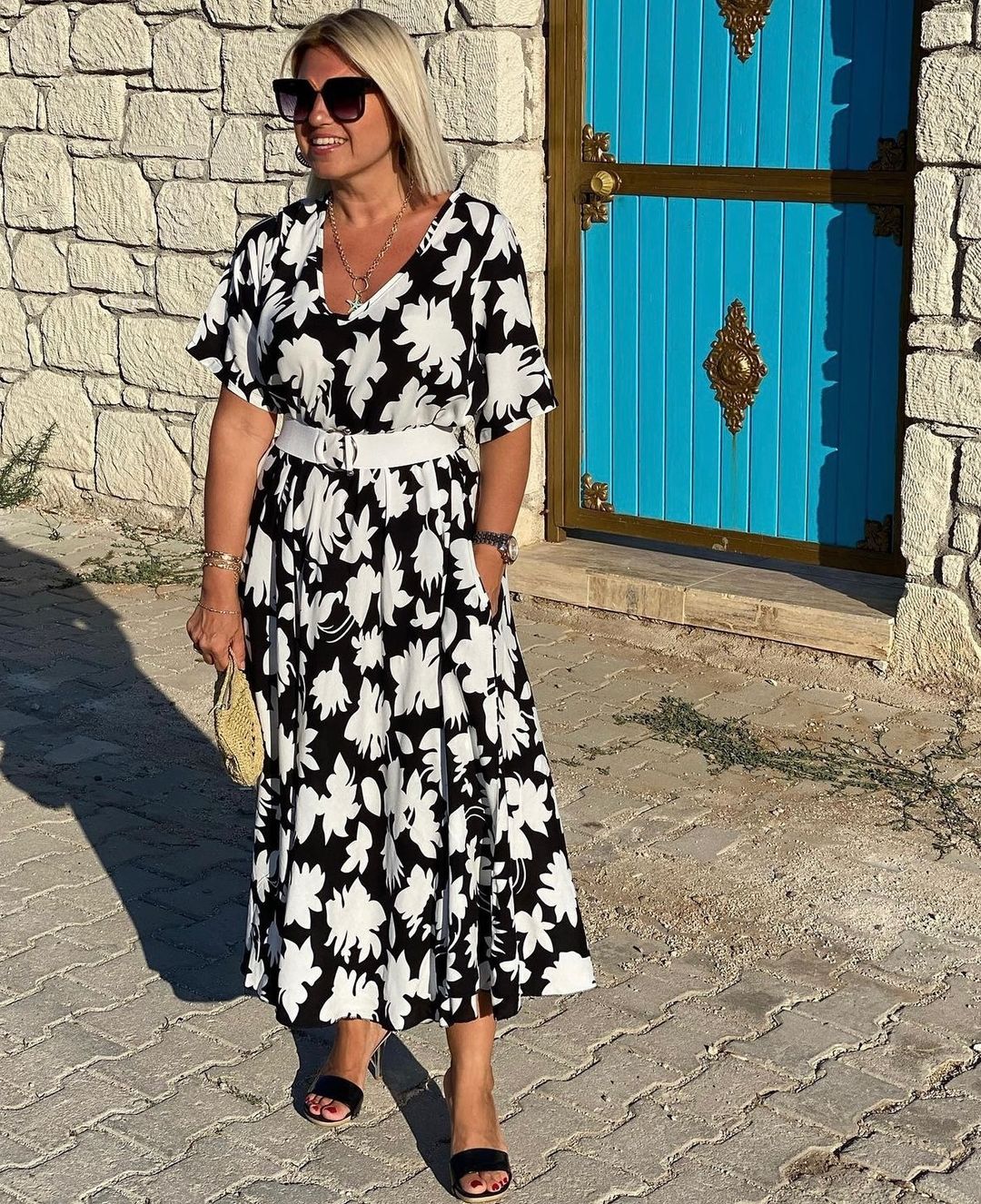 Leviana™ | Flattering Elegant Dress with Subtle Detail for the Stomach