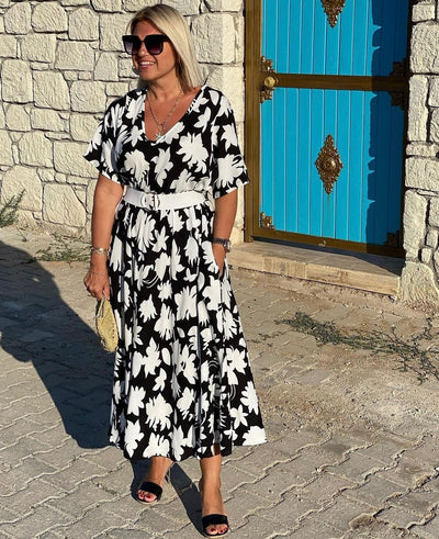 Leviana™ | Flattering Elegant Dress with Subtle Detail for the Stomach