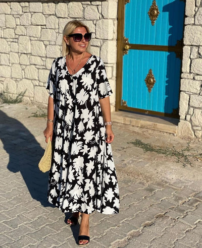 Leviana™ | Flattering Elegant Dress with Subtle Detail for the Stomach