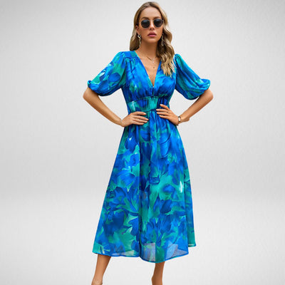 Stella Charming Dress With V-neck
