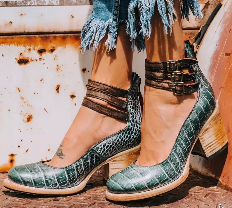 Ginevra™ | Heels with multiple straps and thick sole